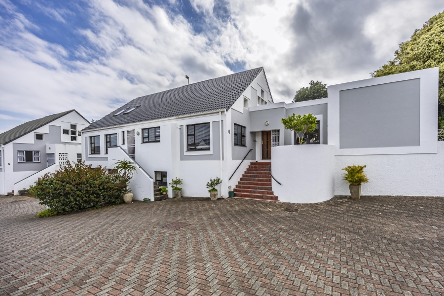 4 Bedroom Property for Sale in Bonza Bay Eastern Cape